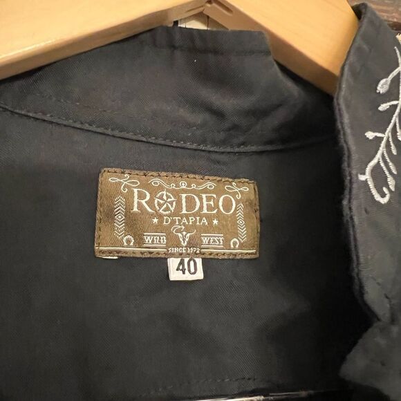 Men’s embroidered western Rodeo D’Tapia Button down size 40 shirt. - Picture 3 of 8